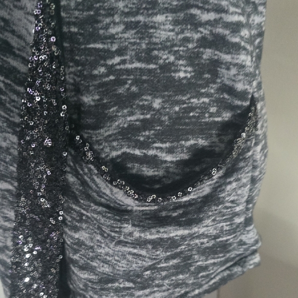 Juicy Couture Beautiful Black & Gray Sequin Vest W/ Pockets (EUC)(XS)🖤🩶🖤 - Picture 5 of 7